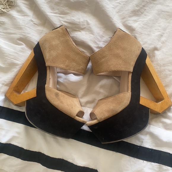 Dolce Vita Heels - Picture 4 of 7